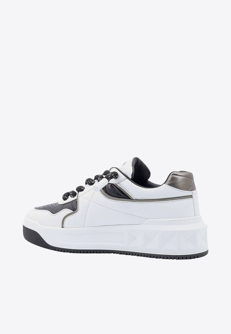 One Stud Low-Top Sneakers